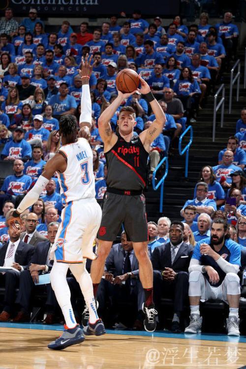 邓恩接伦纳德分球命中远投三分